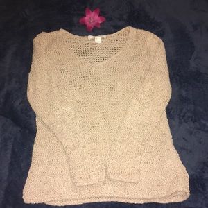 Cute tan knit sweater! 👀